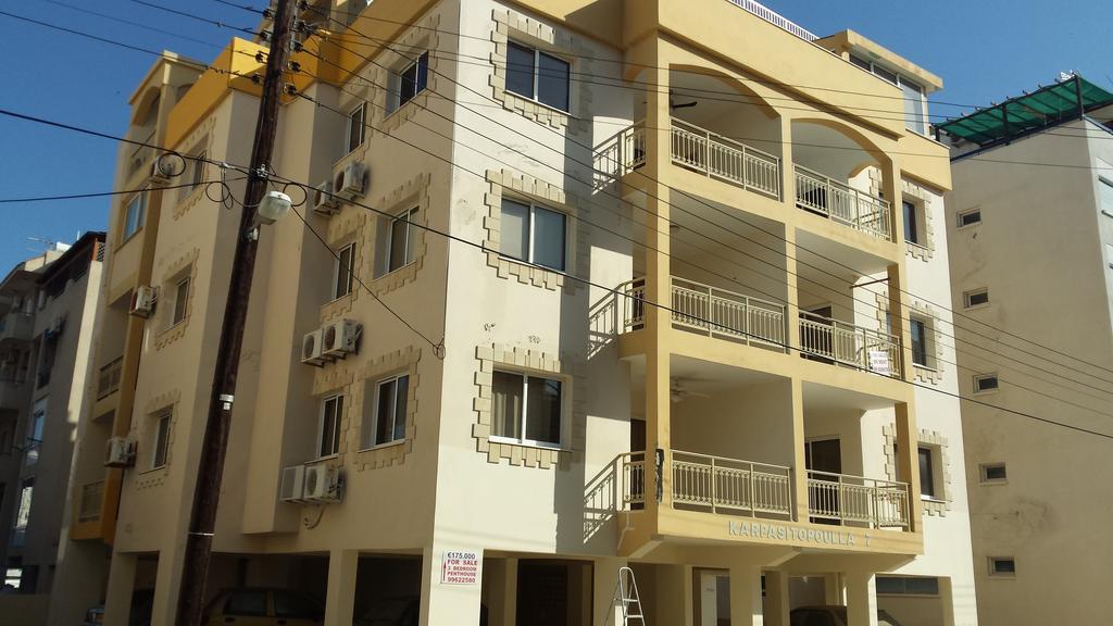 Panikos Beach Apartment I Larnaca Exterior foto