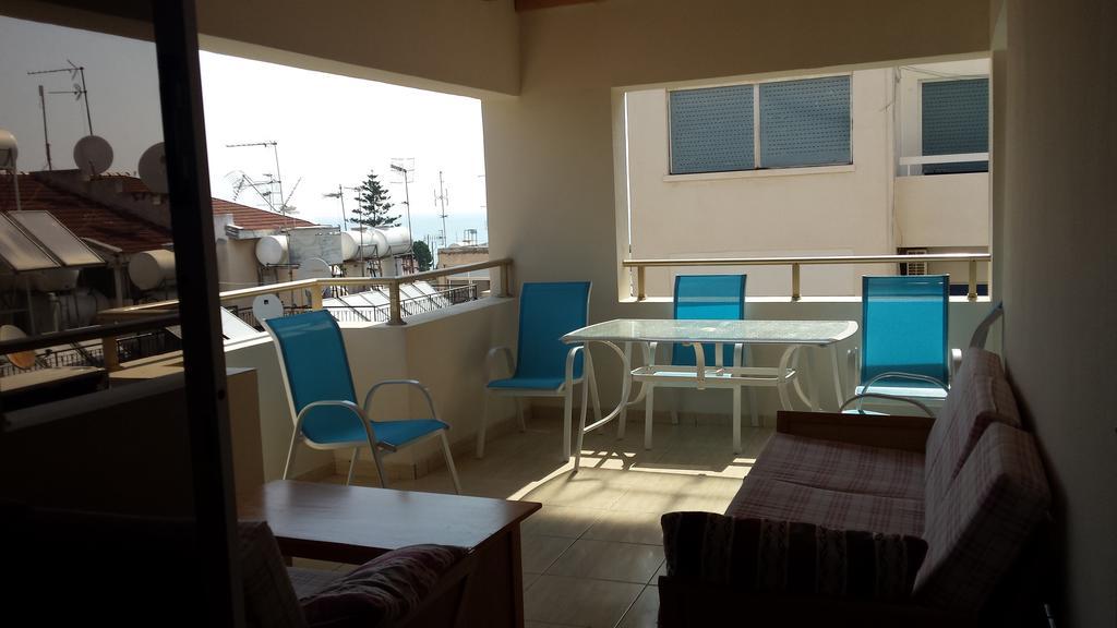 Panikos Beach Apartment I Larnaca Exterior foto